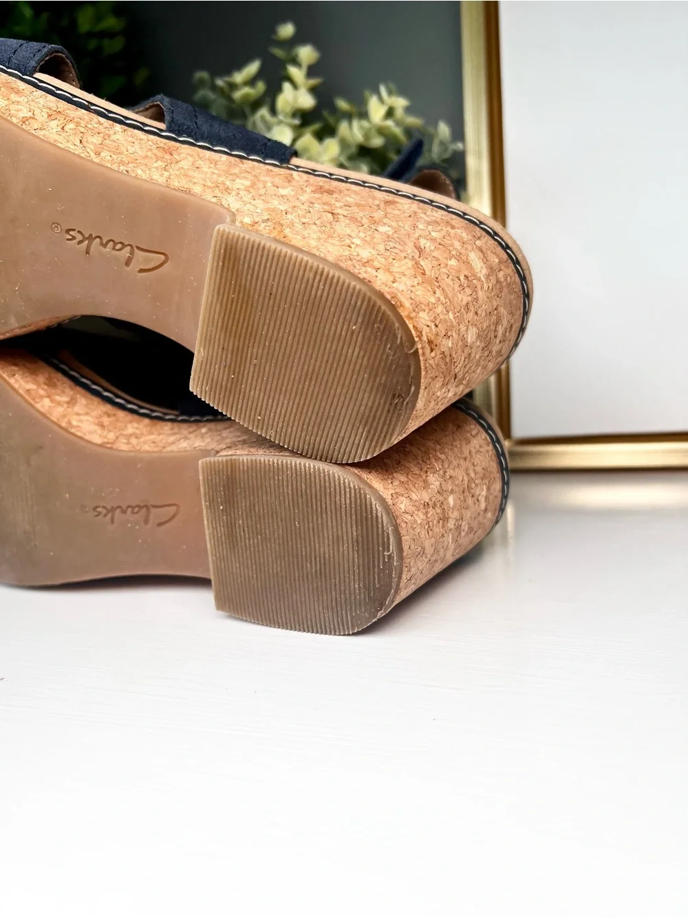 Clarks Giselle Cove Navy Suede Cork Wedge Sandals Ultimate Comfort Sz 9